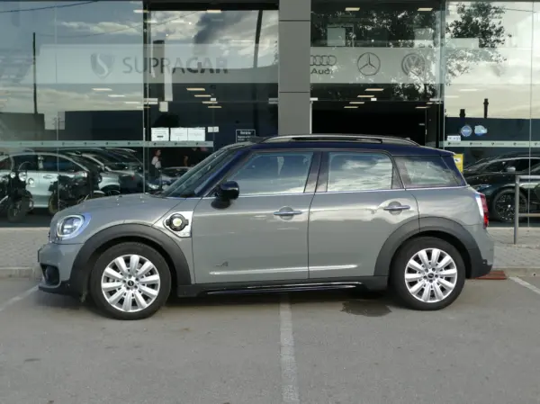 MINI Countryman Cooper SE ALL4 Auto 42