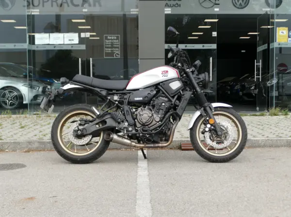 Yamaha XSR 700 Tribute 25