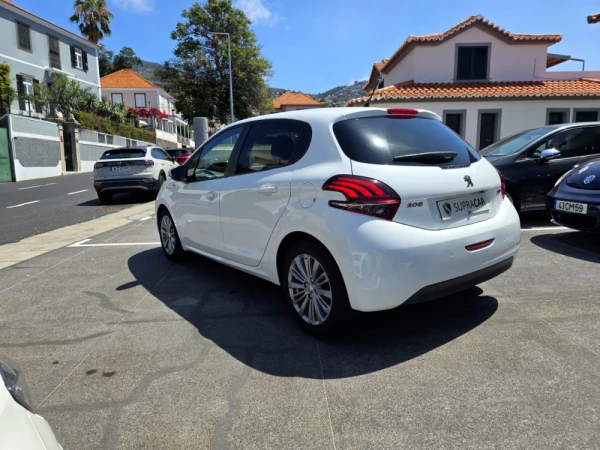 Peugeot 208 1.6 BlueHDi Style 3