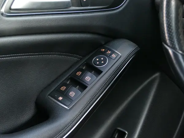 Mercedes-Benz GLA 220 d Urban 34