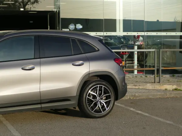 Mercedes-Benz EQA 250 AMG Line 16