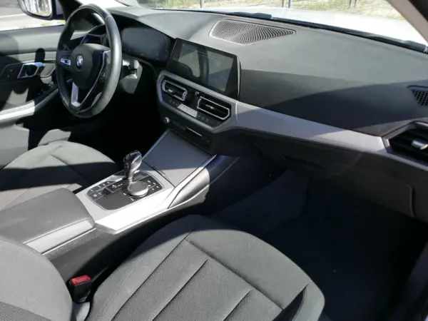 BMW 330 e iPerformance Advantage 26