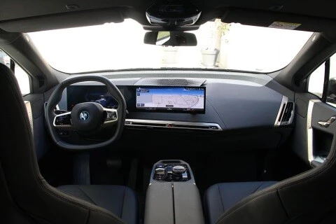 BMW iX xDrive 40 10