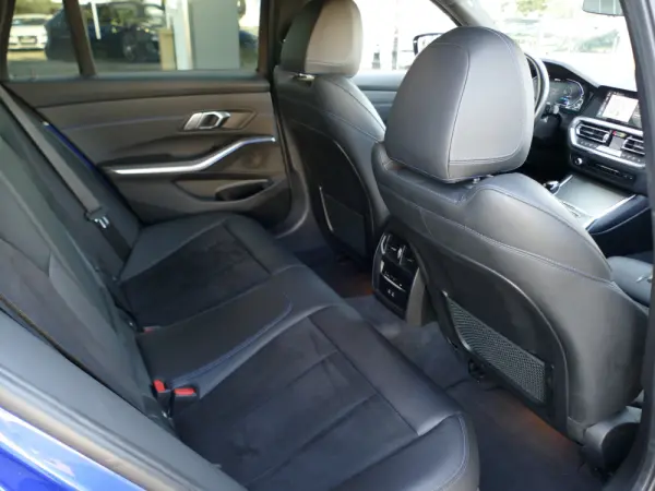 BMW 330 e Pack Desportivo M Auto 31