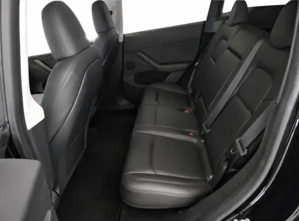 Tesla Model Y Performance Dual Motor AWD 8