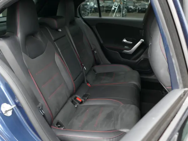 Mercedes-Benz A 180 d AMG Line Aut. 30