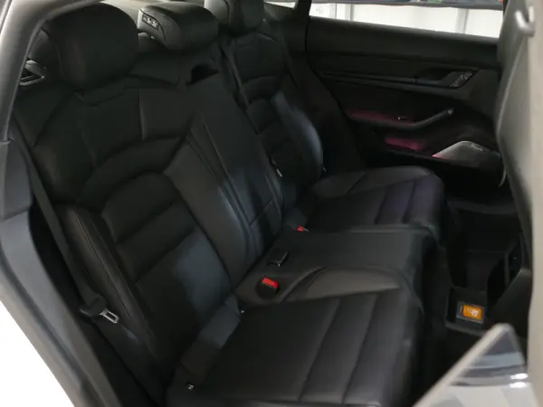 Porsche Taycan Turbo S 34