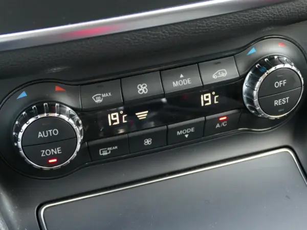 Mercedes-Benz CLA 45 AMG Shooting Brake 4-Matic 26