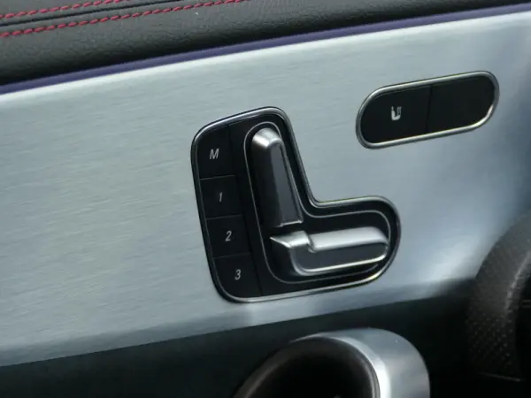 Mercedes-Benz CLA 250 e Shooting Brake AMG Line 31