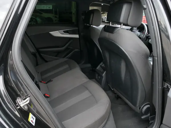 Audi A4 Avant 40 TDI Sport S tronic 31