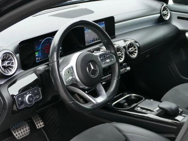 Mercedes-Benz A 250 Limousine e AMG Line 20
