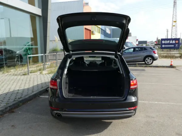Audi A4 Avant 2.0 TDI Advance 13