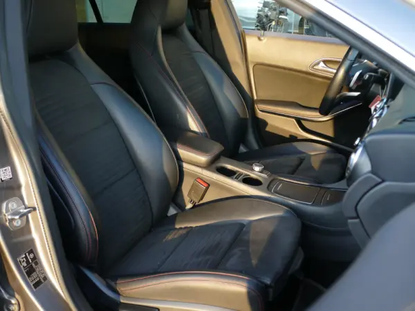 Mercedes-Benz CLA 200 d Shooting Brake AMG Line Aut. 28