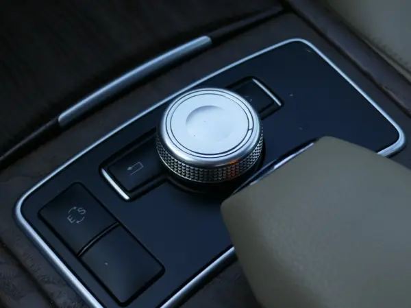 Mercedes-Benz E 220 CDi Avantgarde BE Auto. 24