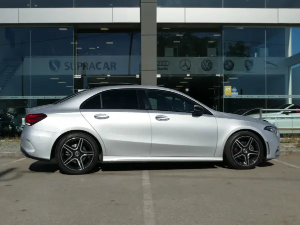 Mercedes-Benz A 200 Limousine AMG Line Aut. 17