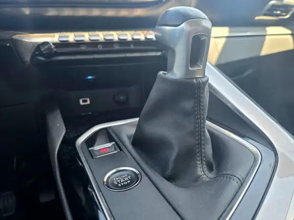 Peugeot 3008 1.2 PureTech Allure 21