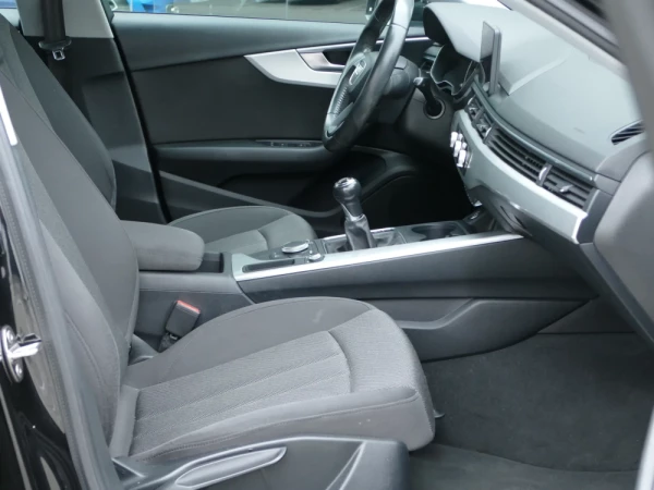 Audi A4 Avant 2.0 TDI Advance 26