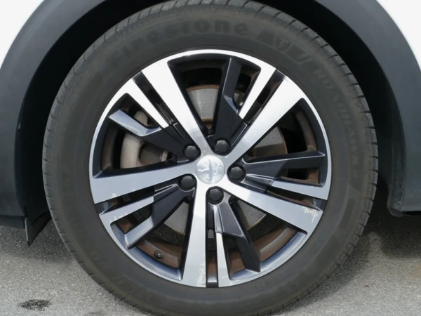 Peugeot 3008 1.6 Hybrid Allure e-EAT8 8