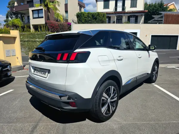 Peugeot 3008 1.2 PureTech Allure 5