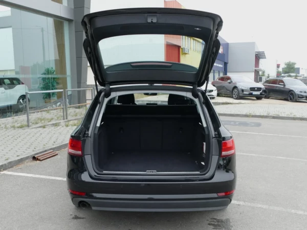 Audi A4 Avant 2.0 TDI Advance 6