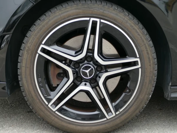 Mercedes-Benz A 250 Limousine e AMG Line 9