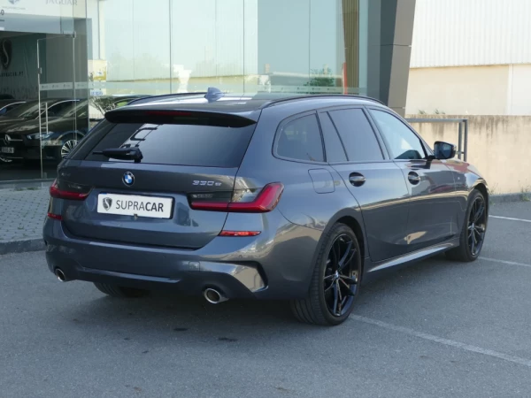BMW 330 e Touring Pack M Auto 3