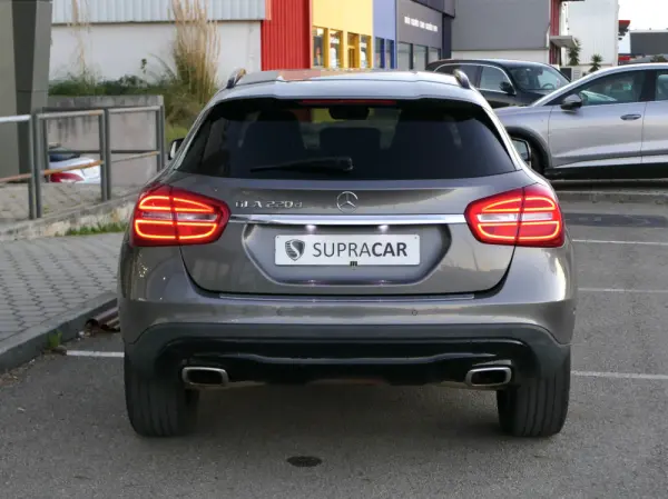 Mercedes-Benz GLA 220 d Urban 5