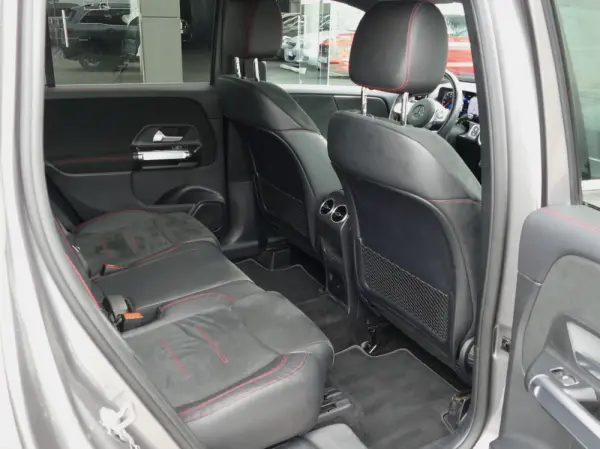 Mercedes-Benz GLB 180 d AMG Line 32