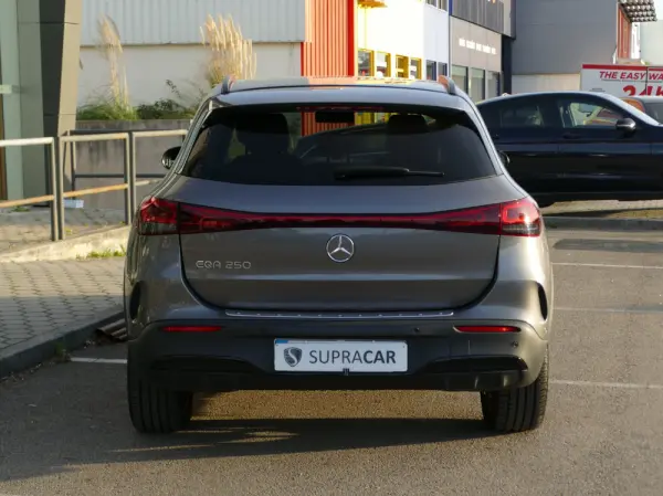 Mercedes-Benz EQA 250 AMG Line 5