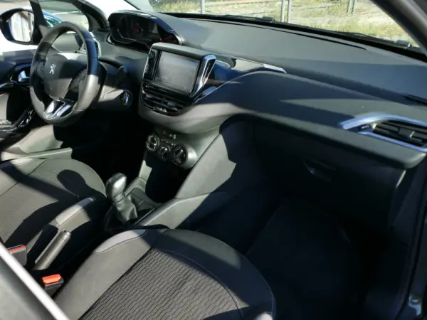 Peugeot 208 1.4 HDi Active 26