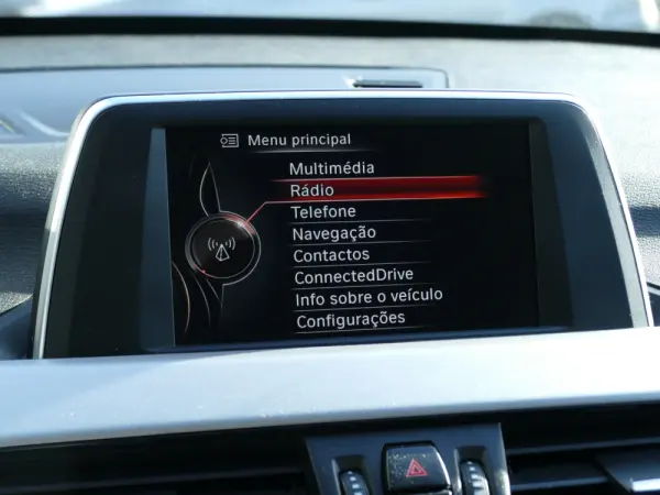 BMW X1 16 d sDrive Advantage 21