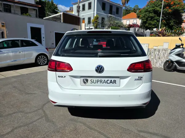 Volkswagen Golf 1.6 TDi Confortline 6