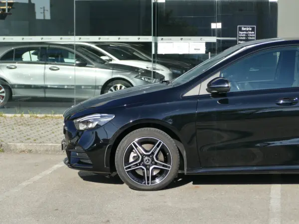 Mercedes-Benz B 250 e AMG Line 14