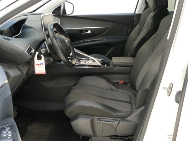 Peugeot 3008 1.6 Hybrid Allure e-EAT8 24