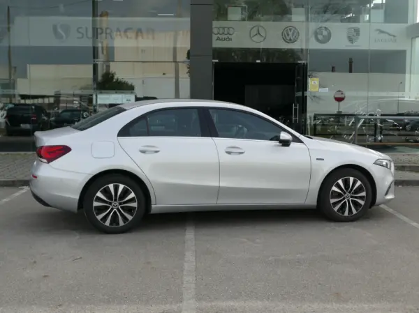 Mercedes-Benz A 250 Limousine e Style Plus 34