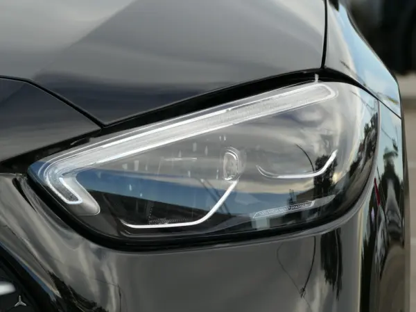 Mercedes-Benz C 300 e AMG Line 10