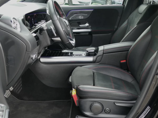 Mercedes-Benz GLA 250 e AMG Line 14