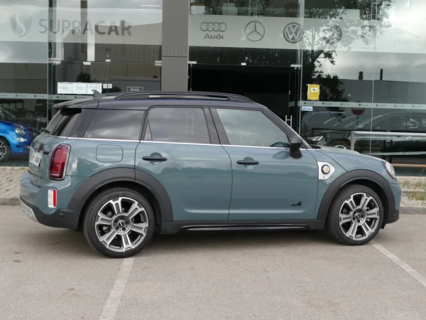 MINI Countryman Cooper SE ALL4 Classic Auto 15