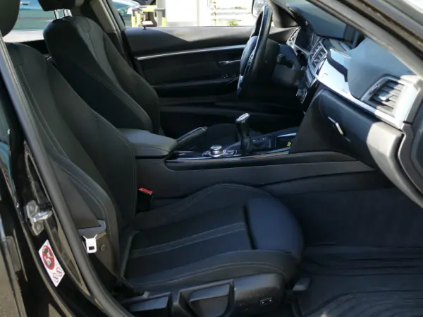 BMW 318 d Line Sport 32