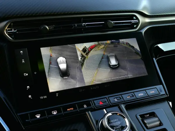 Aston Martin Vantage Coupe V8 38