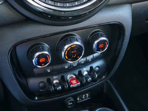 MINI Clubman One D 19
