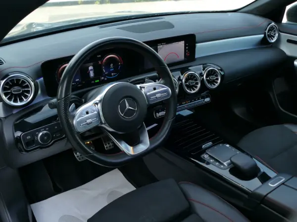 Mercedes-Benz CLA 250 e Shooting Brake AMG Line 30