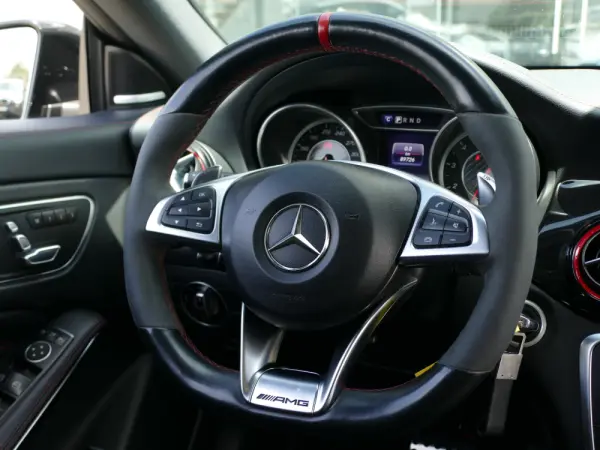 Mercedes-Benz CLA 45 AMG Shooting Brake 4-Matic 44