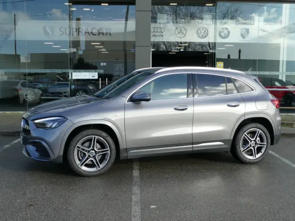 Mercedes-Benz GLA 250 e AMG Line 17
