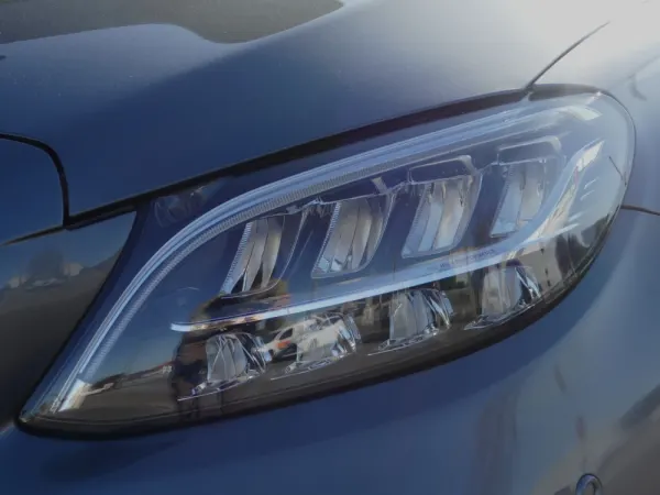 Mercedes-Benz C 300 de AMG Line 14