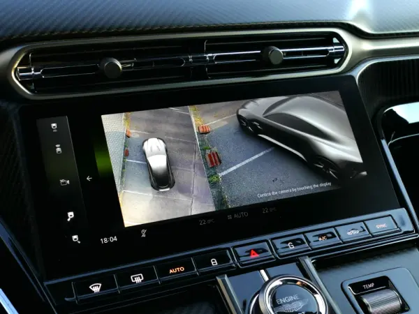 Aston Martin Vantage Coupe V8 39