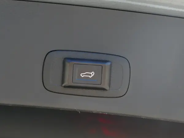 Volvo XC 40 2.0 D3 Geartronic 12
