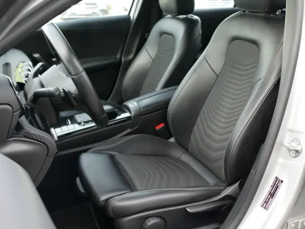 Mercedes-Benz A 250 Limousine e Style Plus 22