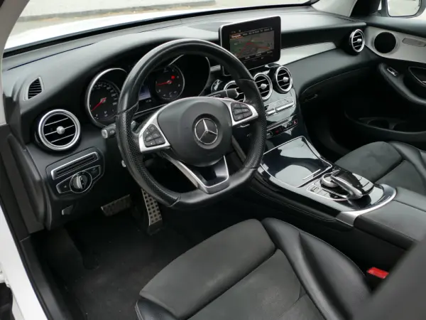 Mercedes-Benz GLC 220 d 4Matic 9G-TRONIC AMG Line 28