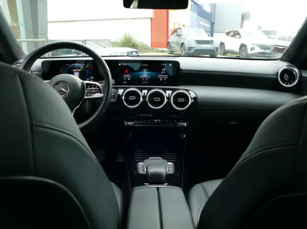 Mercedes-Benz A 250 e Style Plus 31